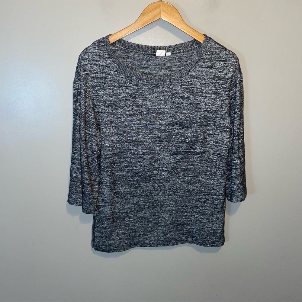 Gap scoop neck pocket top